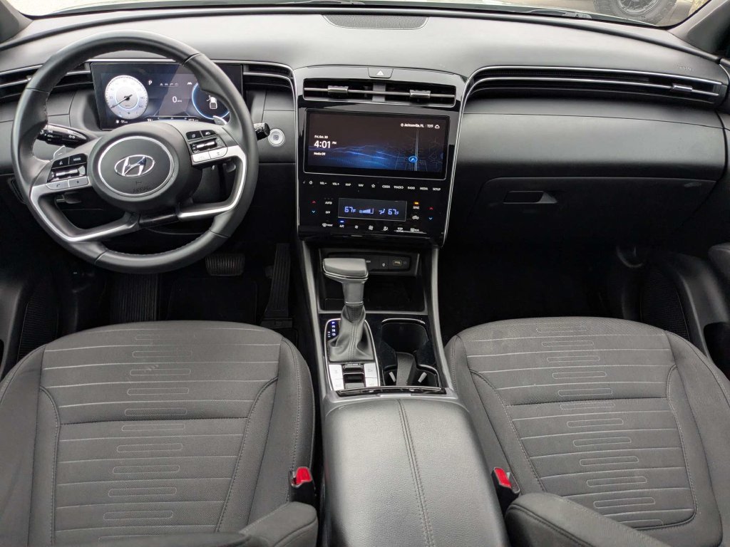Used 2023 Hyundai Santa Cruz SEL Premium AWD/4WD image 16