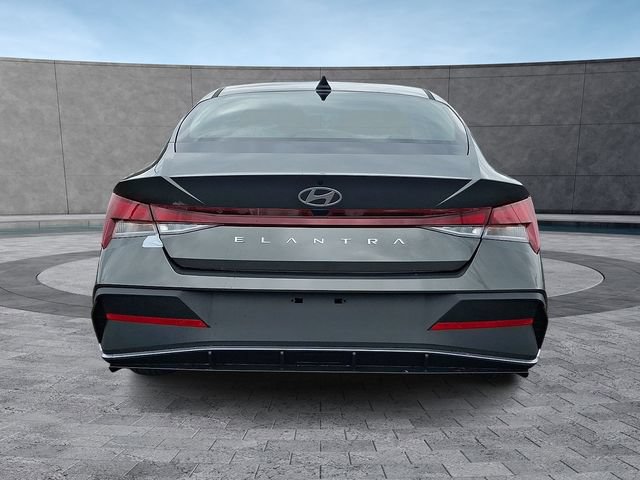 New 2026 Hyundai Elantra SE FWD image 6