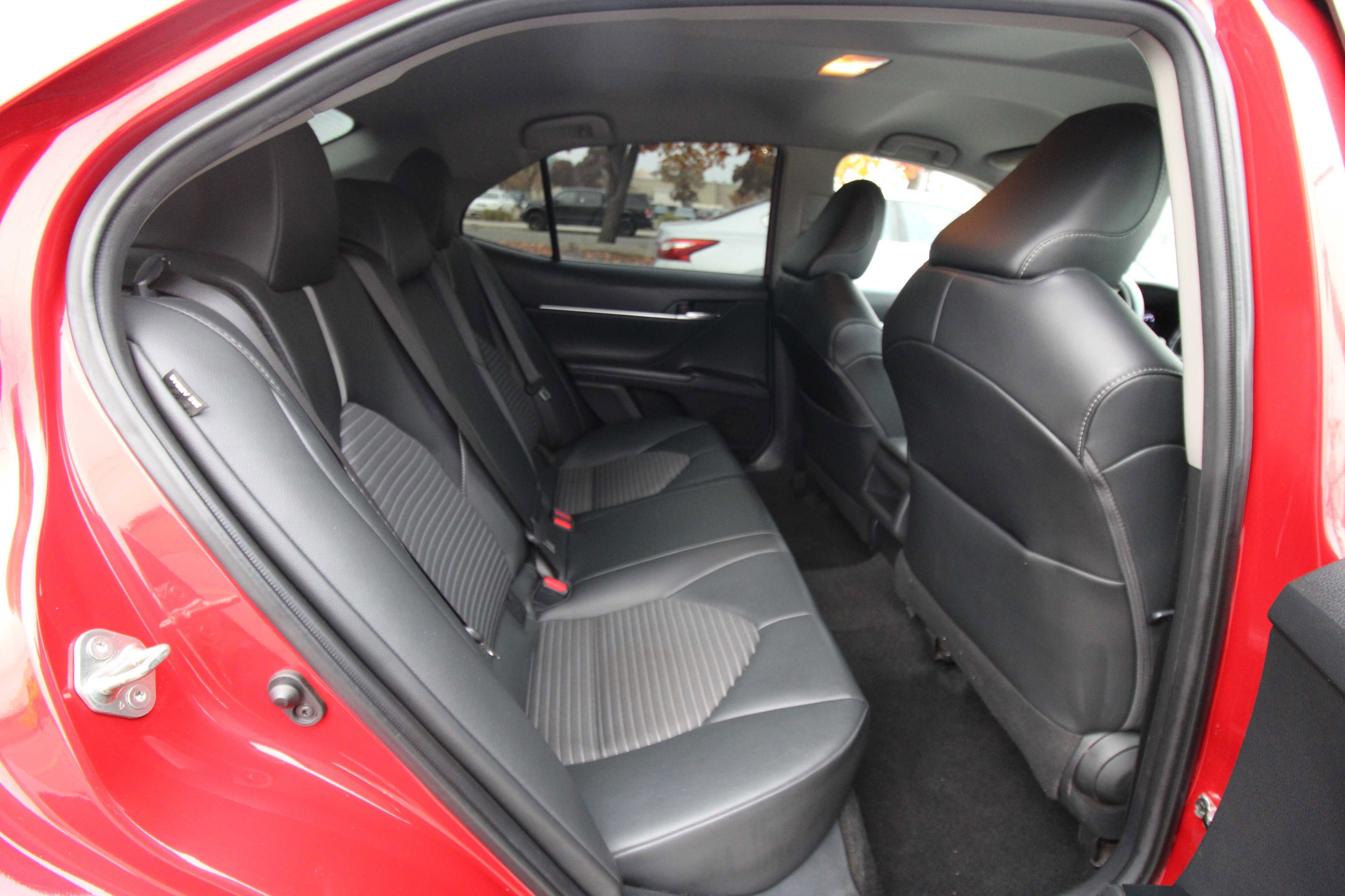 Used 2020 Toyota Camry SE image 56