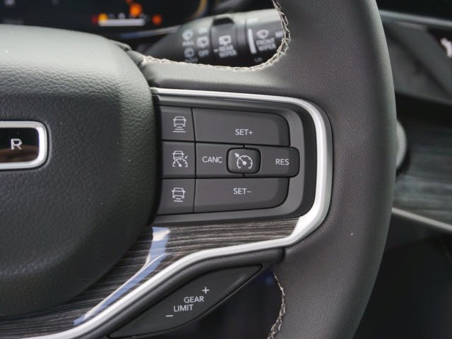 New 2022 Jeep Wagoneer Series III image 20