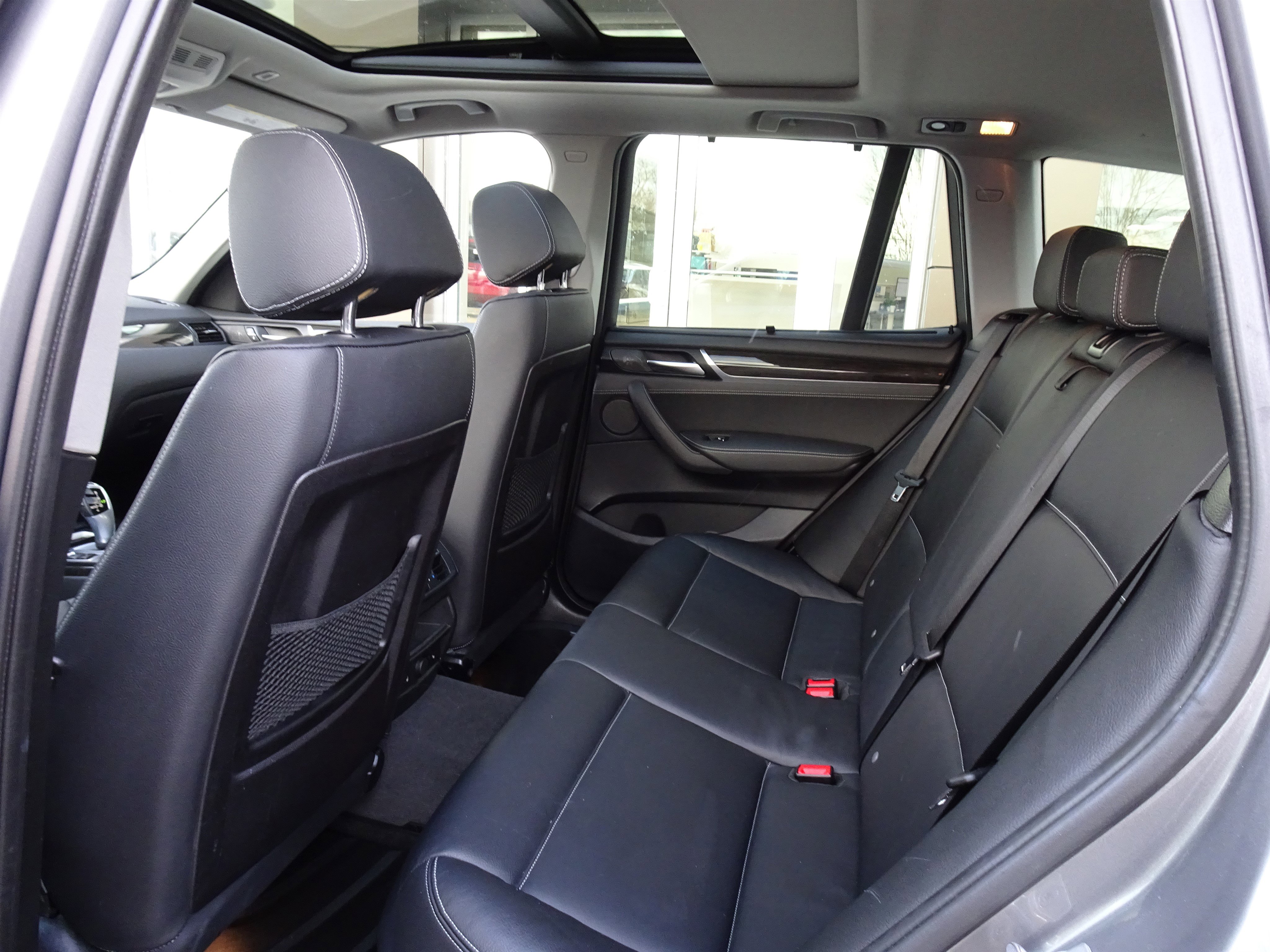 Used 2016 BMW X3 xDrive28d image 16