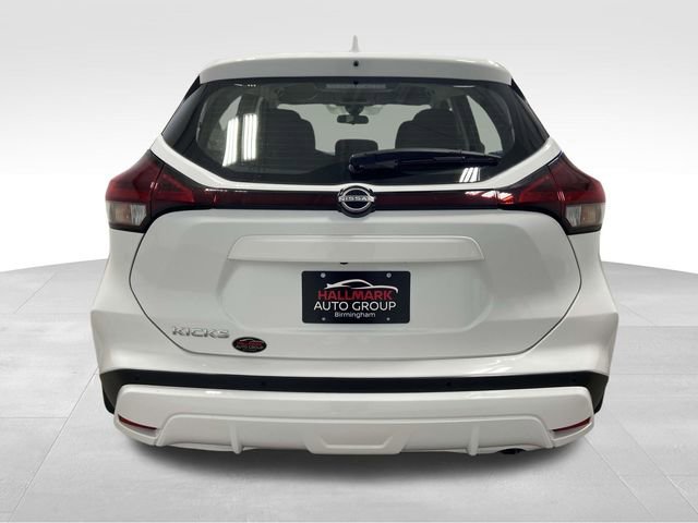 New 2025 Nissan Kicks Play S image 3