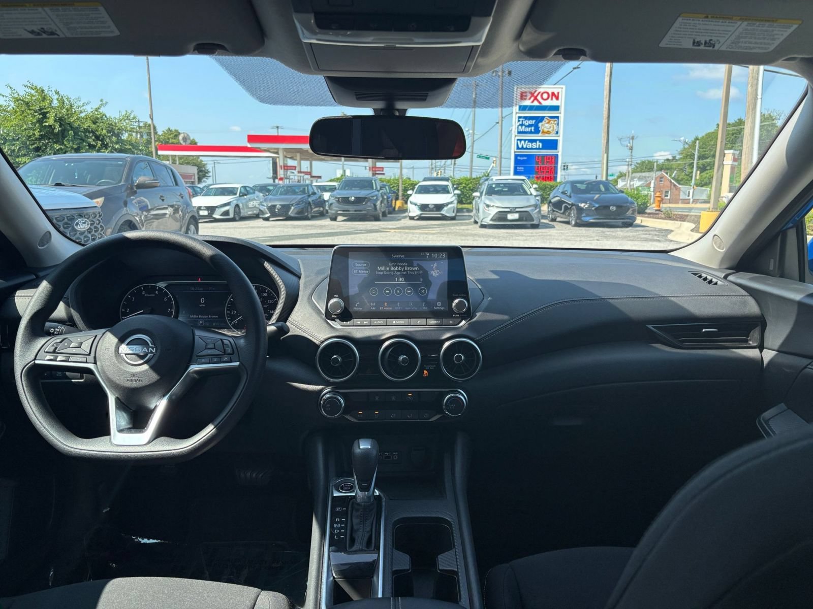 Used 2025 Nissan Sentra SV FWD image 31