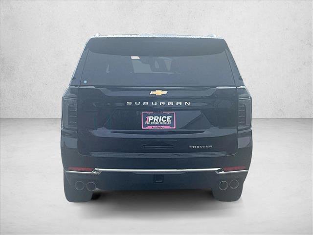 Used 2025 Chevrolet Suburban Premier RWD image 4