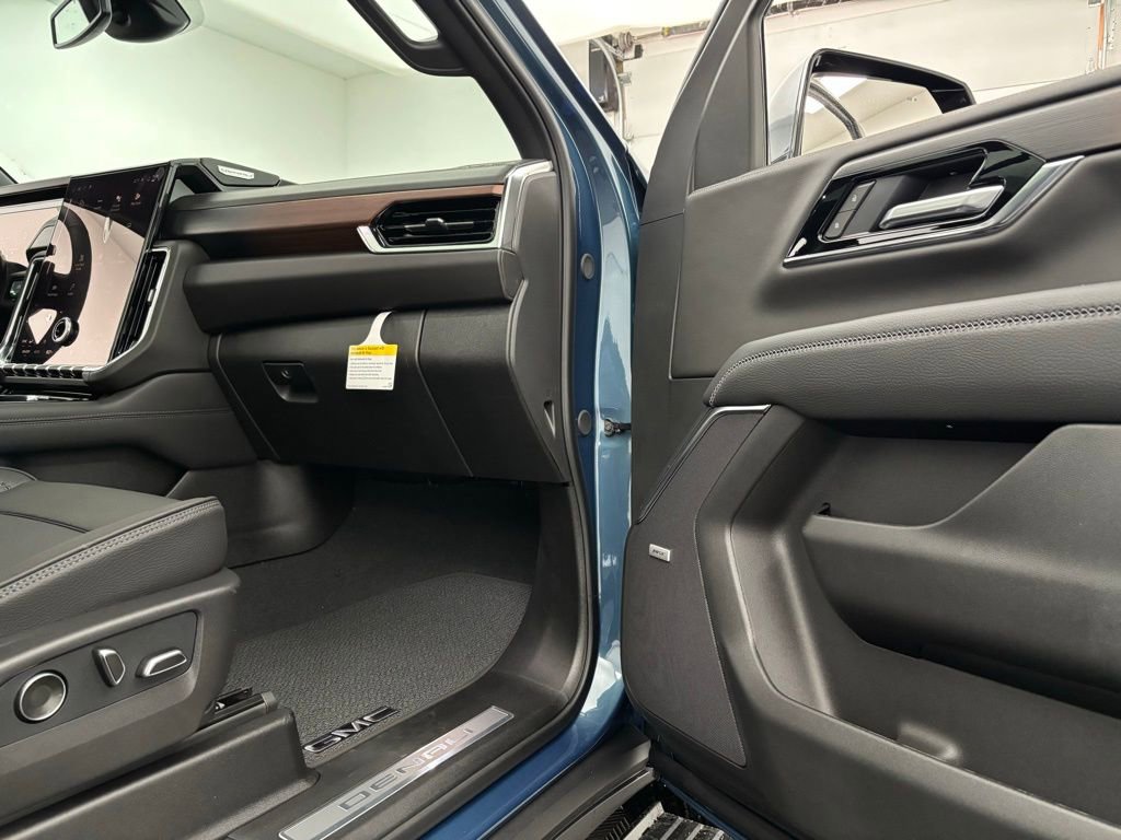 New 2026 GMC Yukon Denali w/ Sun & Power Step Package image 36