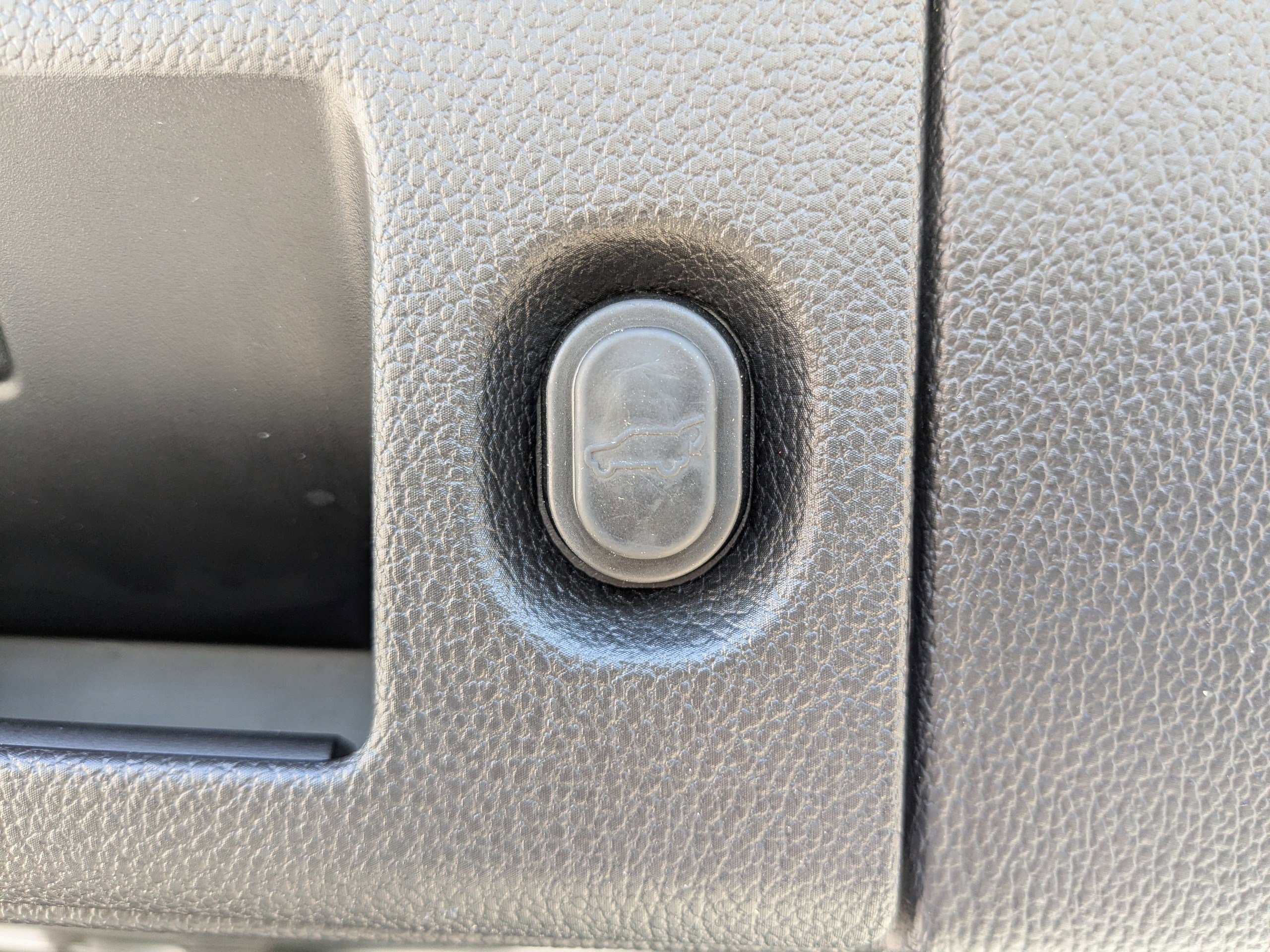 Used 2019 Cadillac Escalade Premium Luxury image 13