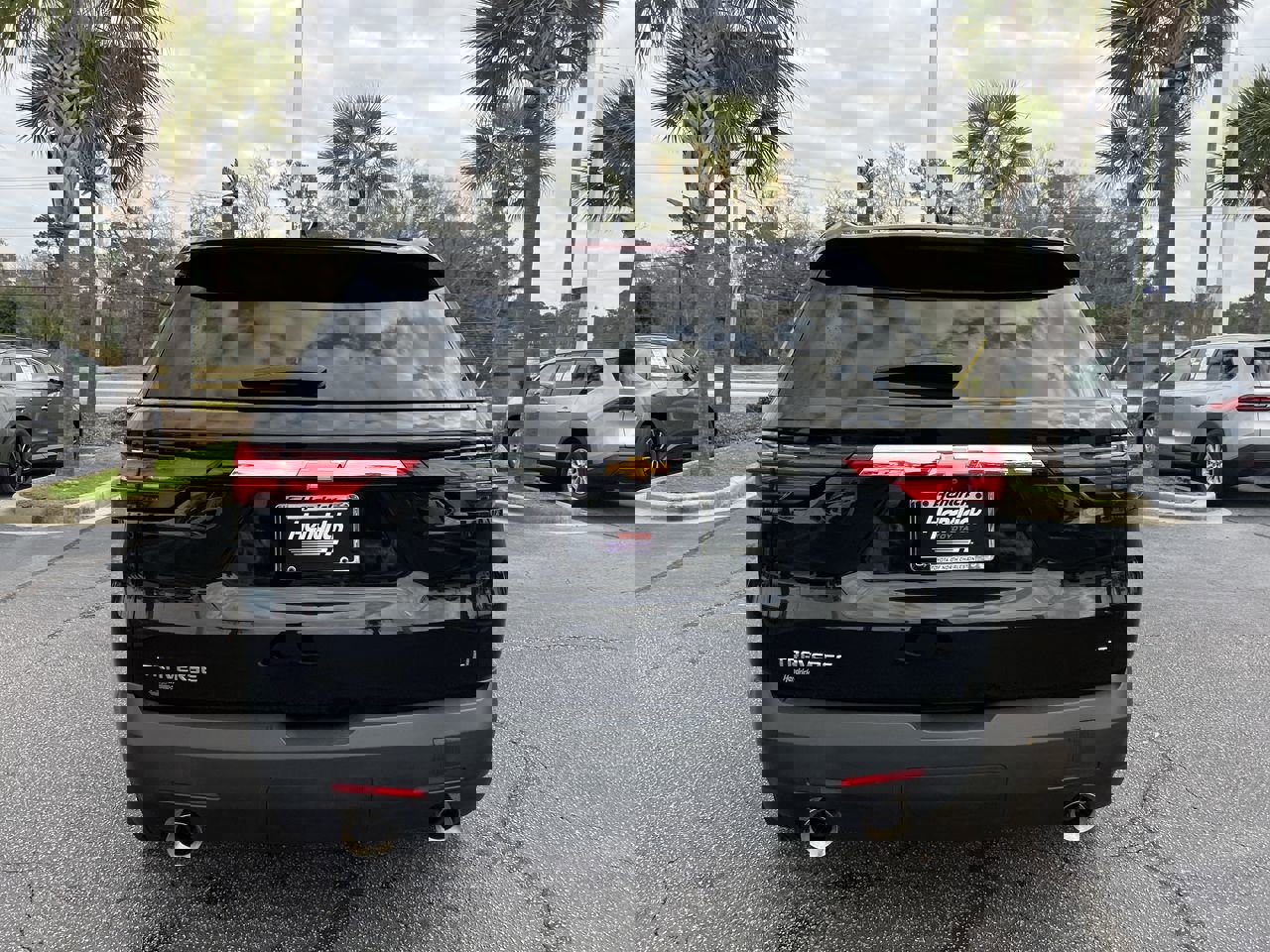 Used 2023 Chevrolet Traverse LT image 9