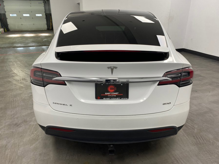 Used 2017 Tesla Model X 90D image 5