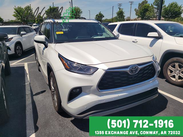 Used 2022 Toyota Highlander Platinum image 3