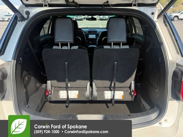 Used 2017 Ford Explorer XLT w/ Equipment Group 202A AWD/4WD image 17