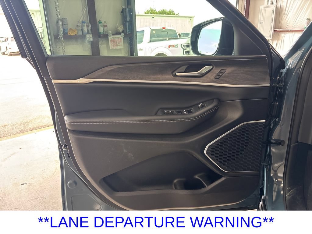 Used 2026 Jeep Grand Cherokee Limited w/ Limited Altitude Package AWD/4WD image 27