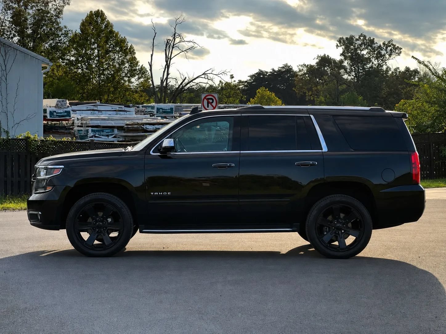 Used 2020 Chevrolet Tahoe Premier AWD/4WD image 2