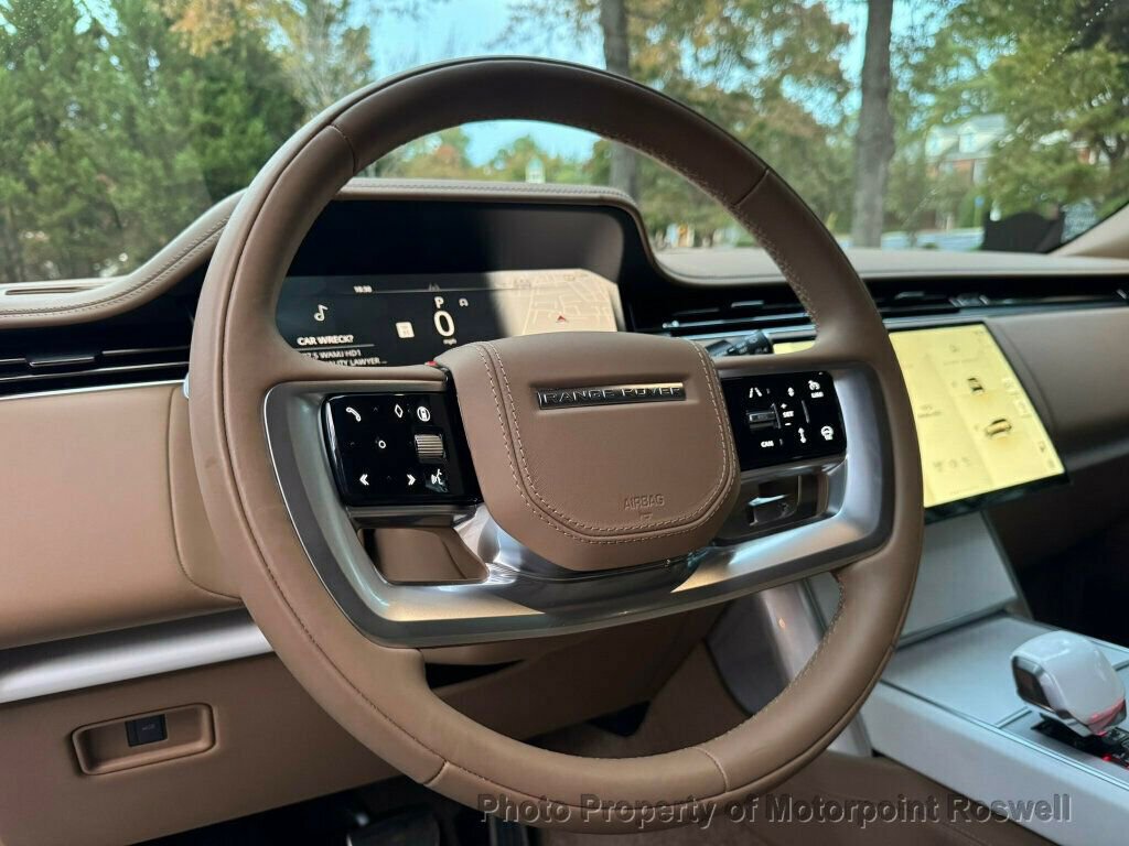 Used 2025 Land Rover Range Rover SV AWD/4WD image 38