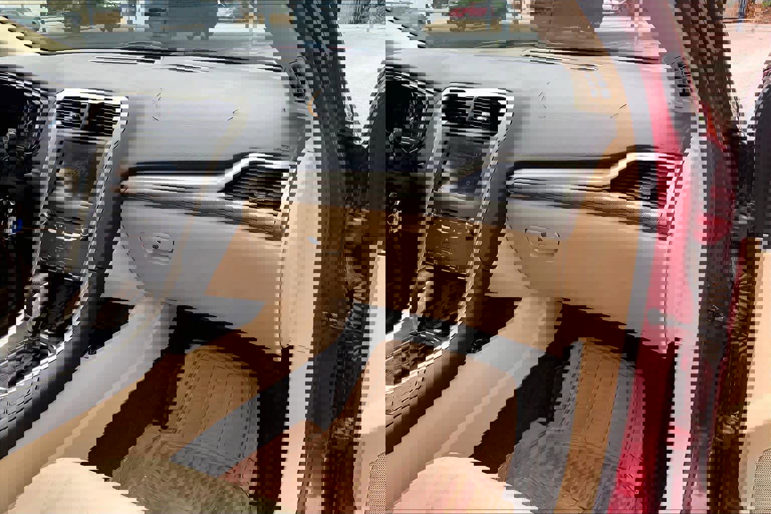 Used 2015 Ford Fusion SE FWD image 19