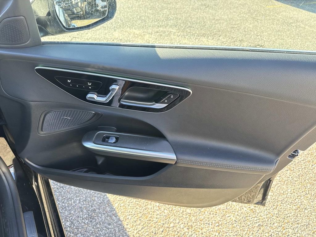 Used 2025 Mercedes-Benz C 300 Sedan image 14