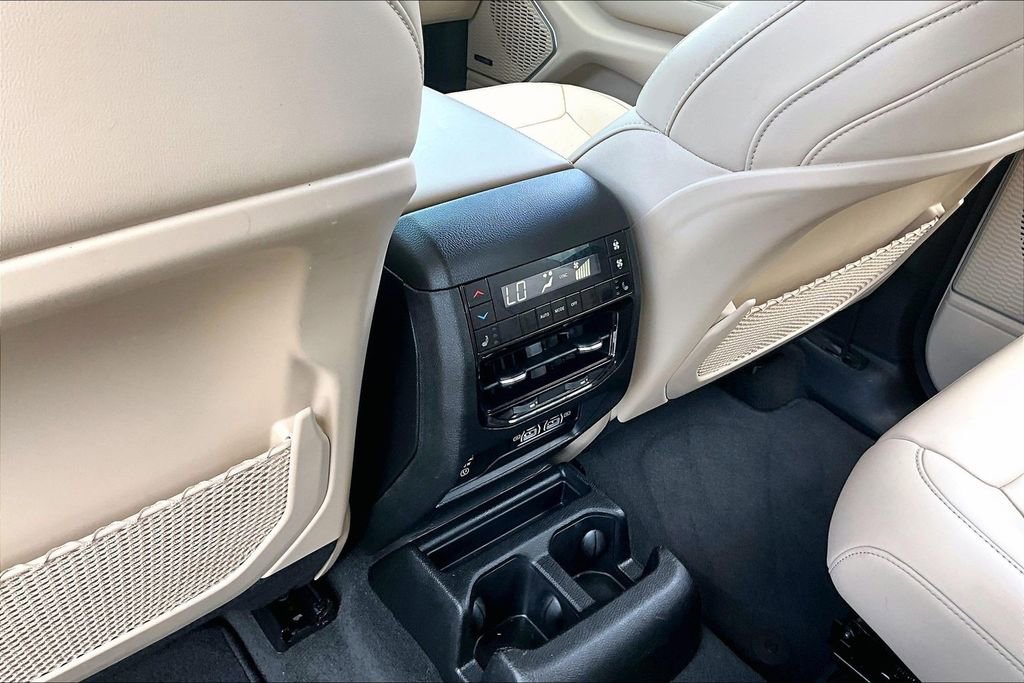 Used 2021 Jeep Grand Cherokee L Limited RWD image 10