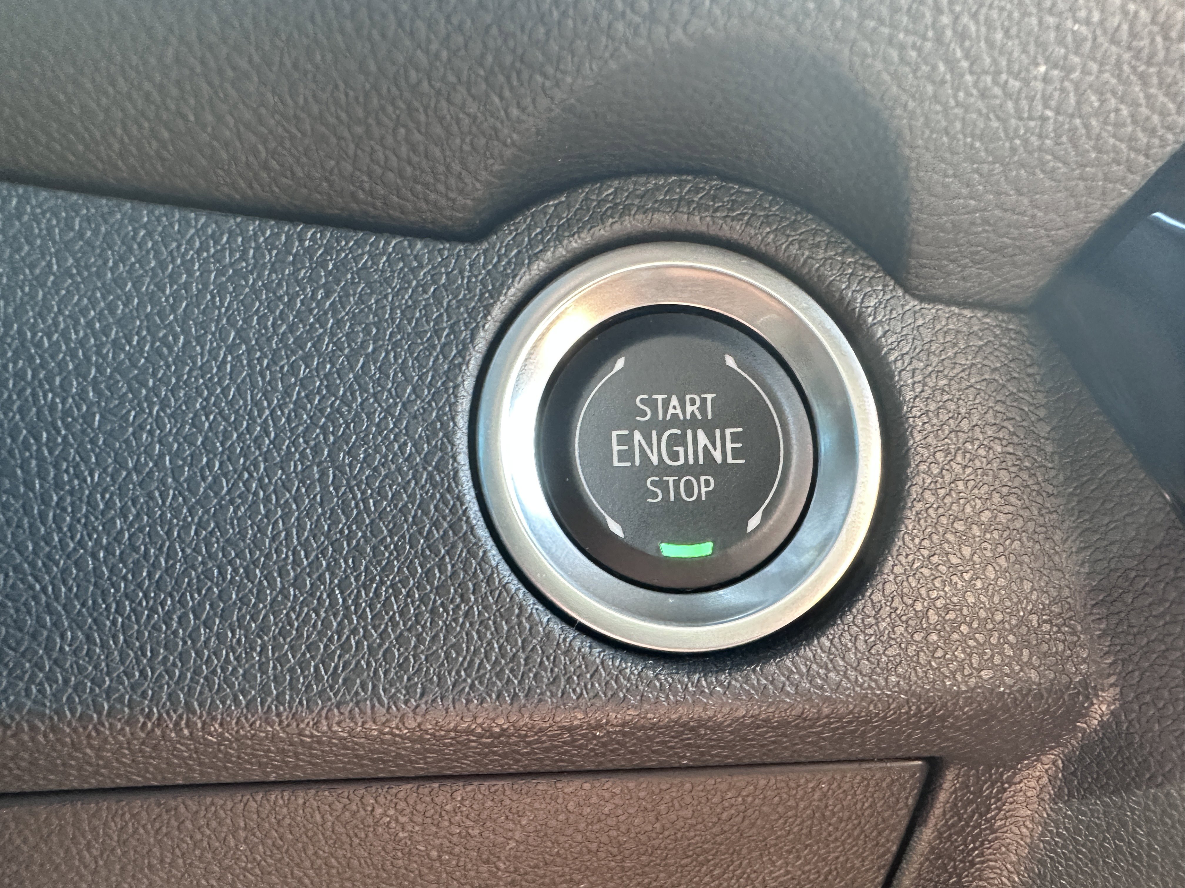 Used 2025 Chevrolet Traverse LT image 23