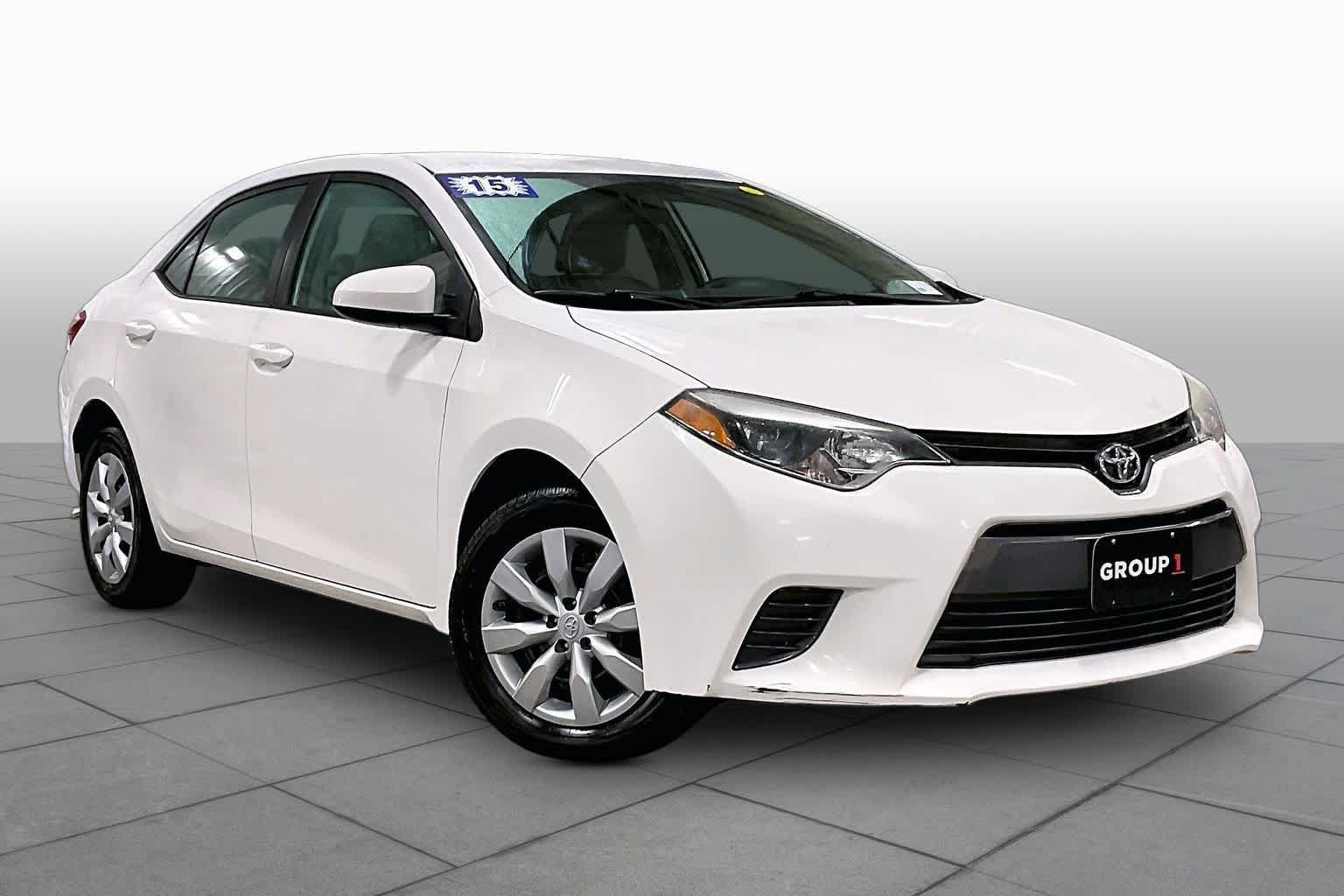 Used 2015 Toyota Corolla LE FWD image 3