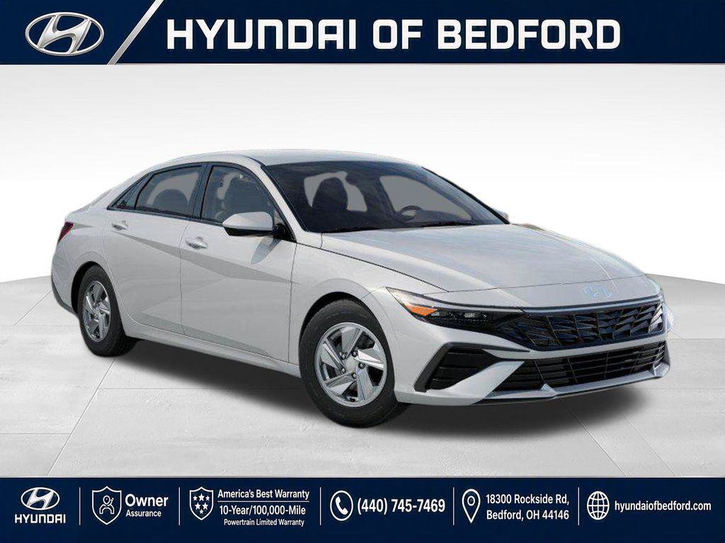 New 2026 Hyundai Elantra SE FWD image 2