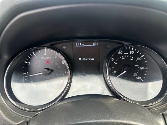 Used 2017 Nissan Rogue SV image 34