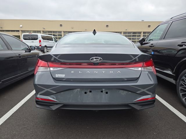 Certified 2023 Hyundai Elantra SEL FWD image 3