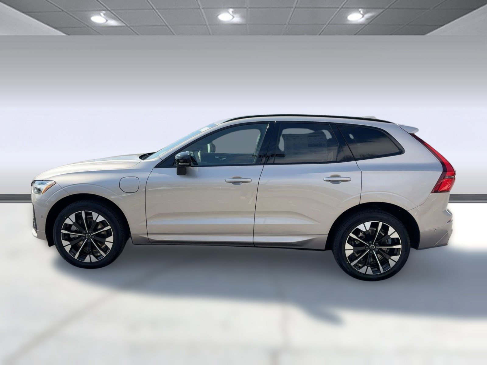 New 2026 Volvo XC60 T8 Plus w/ Protection Package Premier image 2