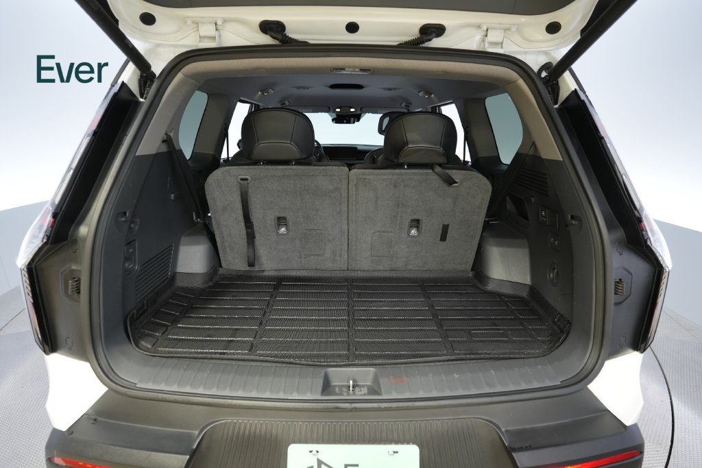 Used 2024 Kia EV9 Light Long Range RWD image 8