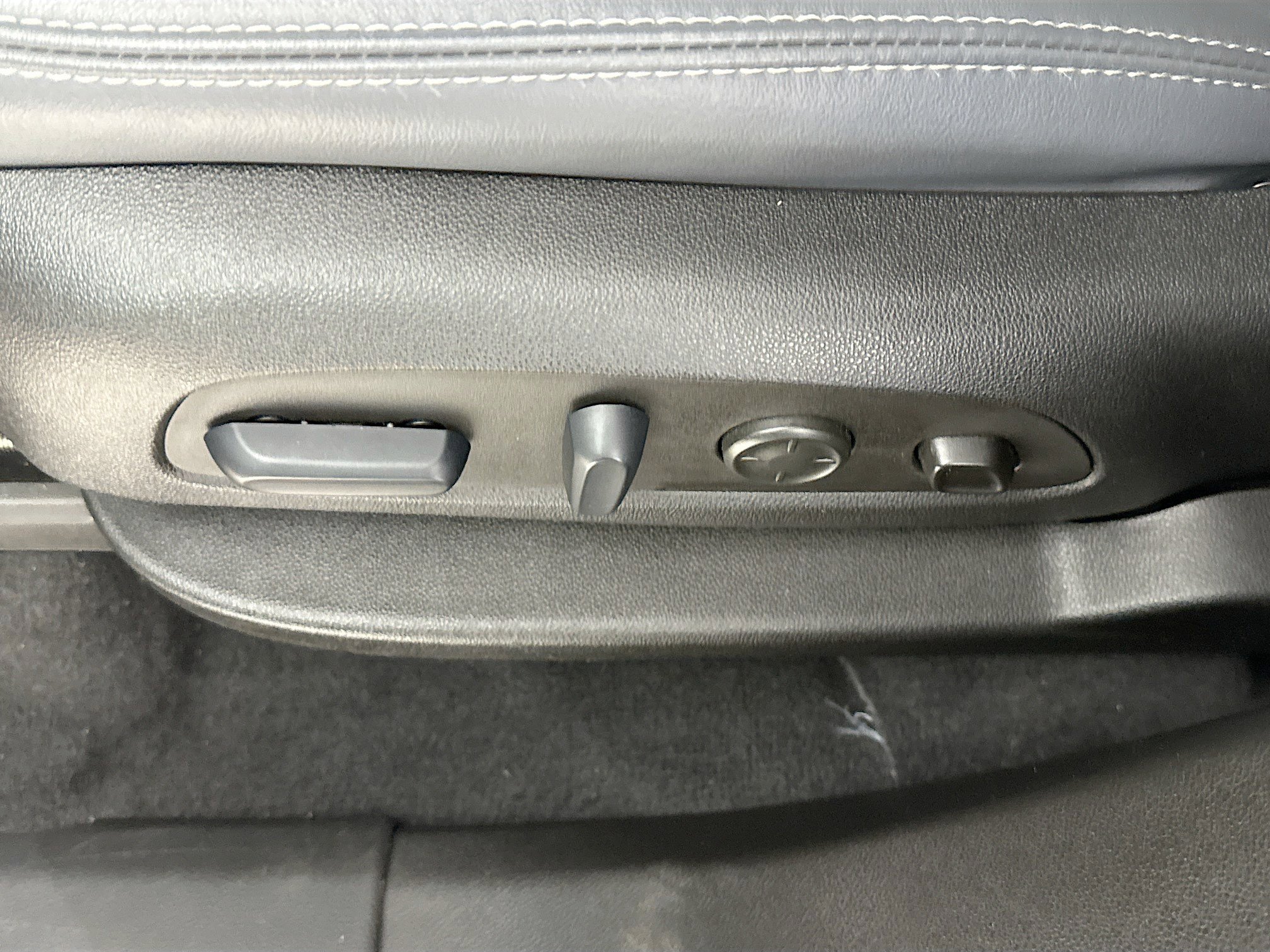 Used 2024 Buick Enclave Premium image 24