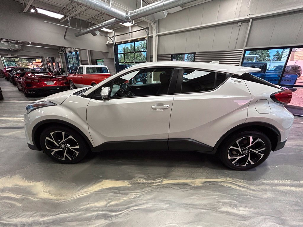 Used 2019 Toyota C-HR XLE FWD image 33