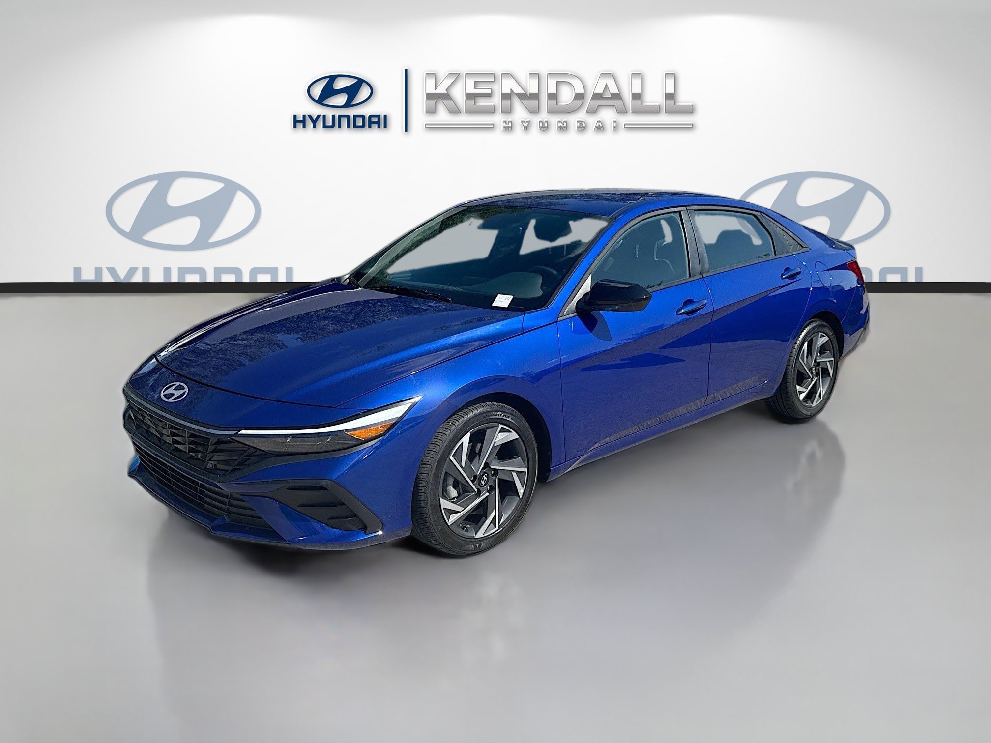 Certified 2025 Hyundai Elantra Sport FWD image 3