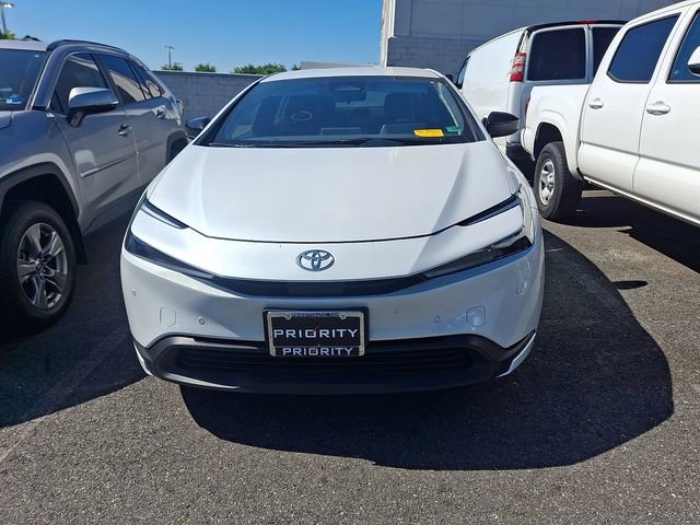 Used 2026 Toyota Prius LE FWD image 4