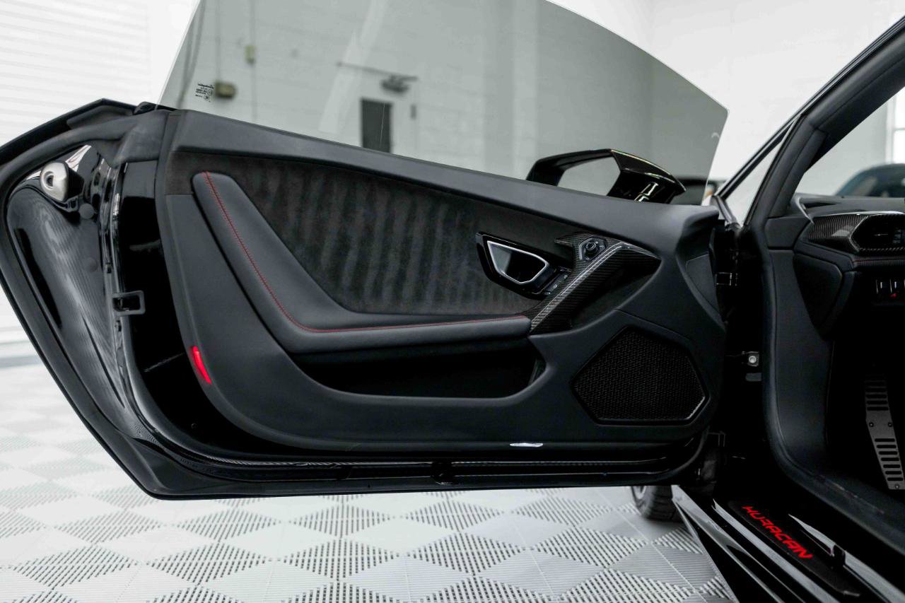 Used 2015 Lamborghini Huracan LP 610-4 image 40