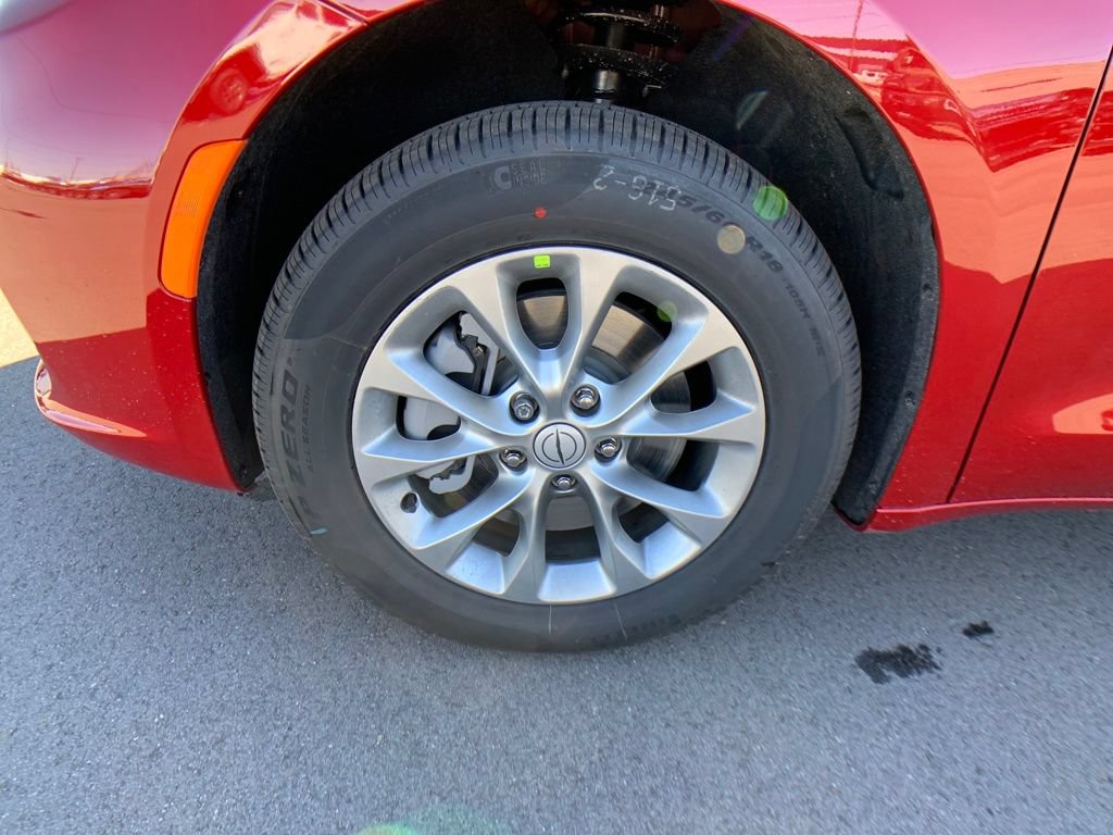 New 2026 Chrysler Pacifica Select AWD/4WD image 27