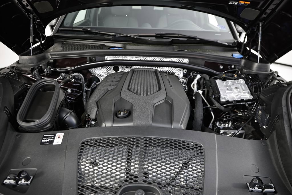 New 2026 Porsche Macan Turbo image 33