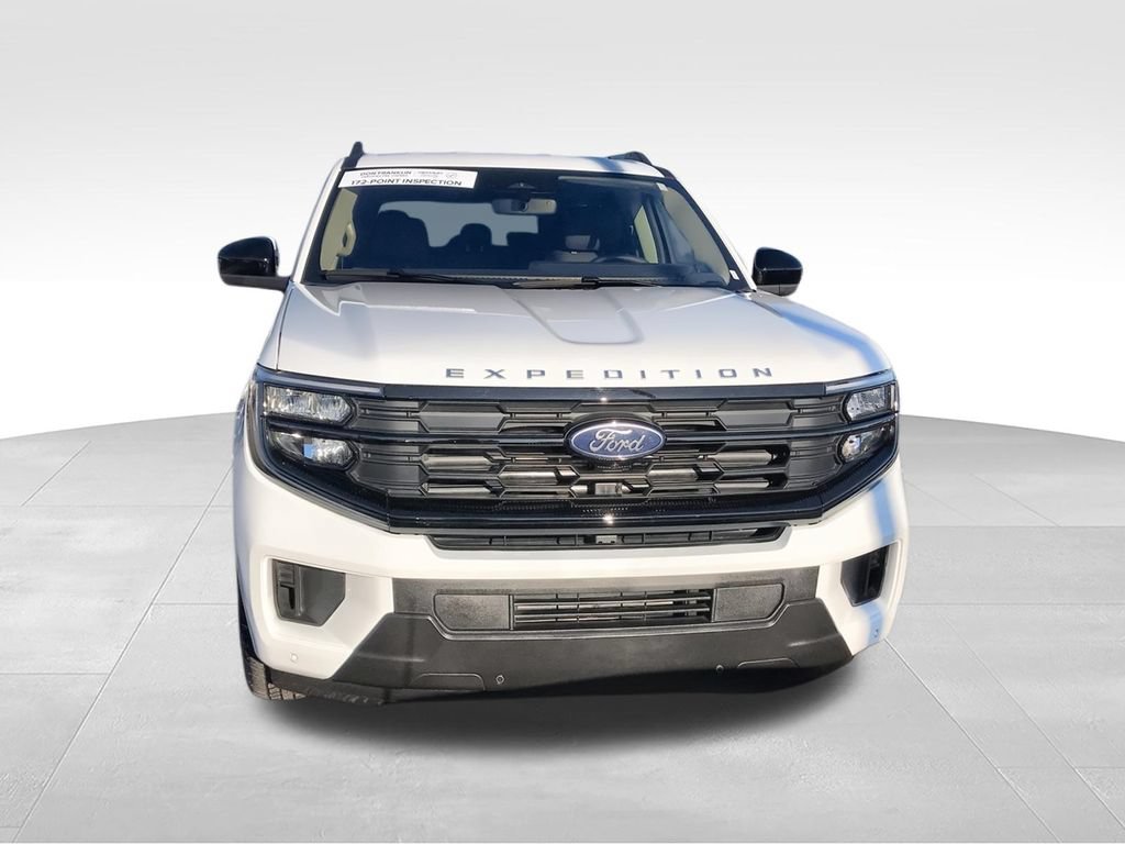 Used 2025 Ford Expedition Active AWD/4WD image 3