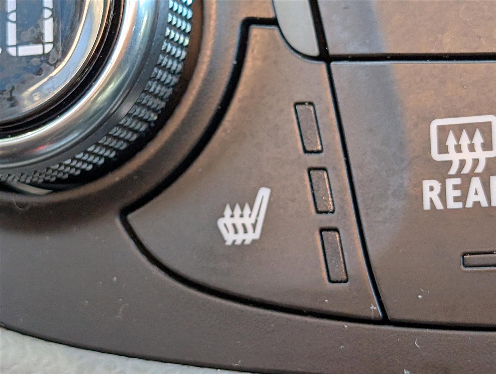 Used 2018 Chevrolet Equinox LT w/ Sun & Infotainment Package image 26