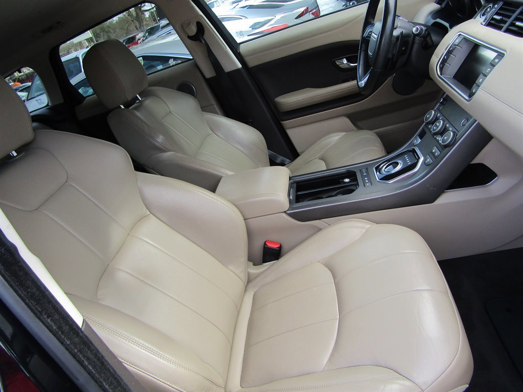 Used 2018 Land Rover Range Rover Evoque SE image 5