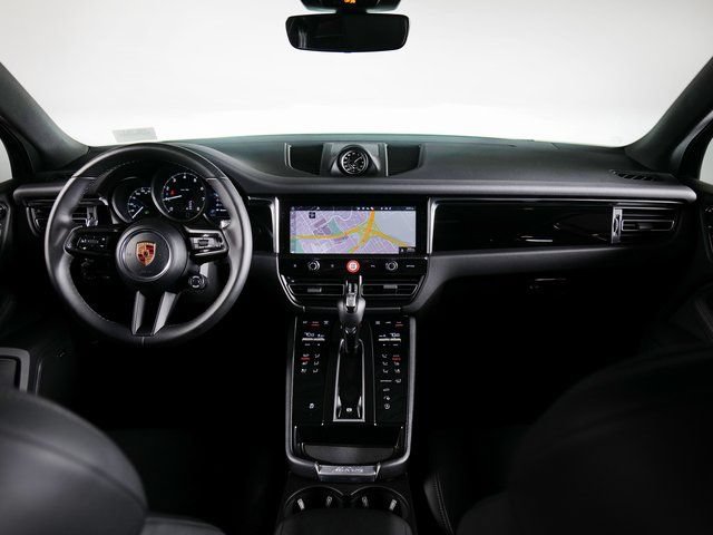 Certified 2026 Porsche Macan AWD/4WD image 12