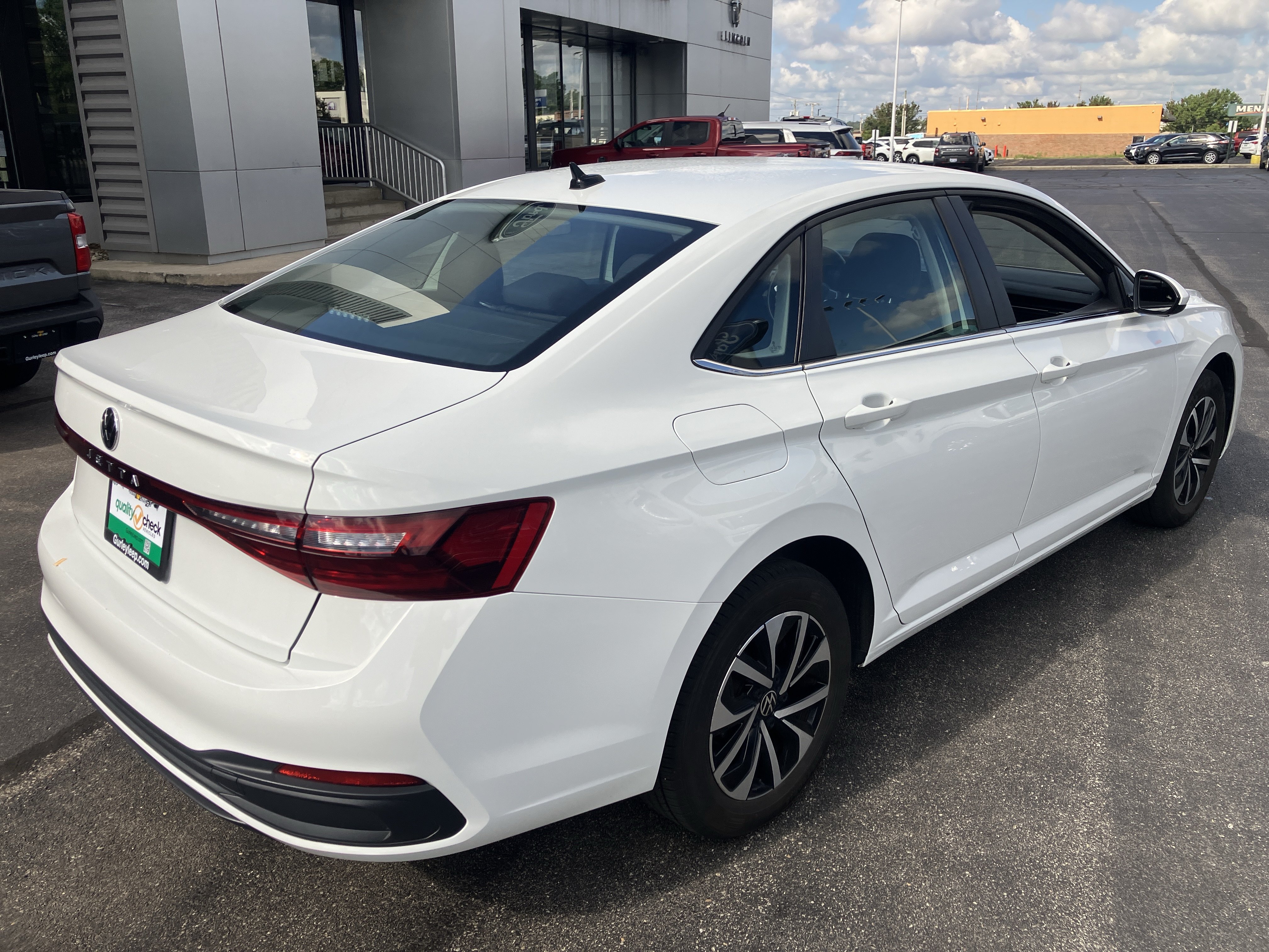 Used 2025 Volkswagen Jetta S FWD image 8