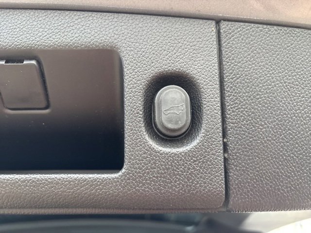 Used 2020 Chevrolet Tahoe Premier image 25