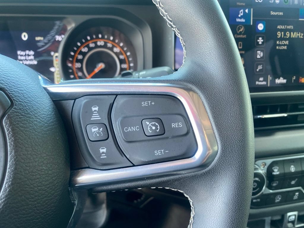 Used 2025 Jeep Wrangler Unlimited Sahara AWD/4WD image 21