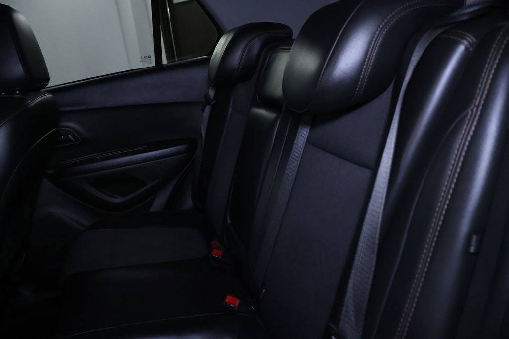 Used 2021 Chevrolet Trax LT image 12