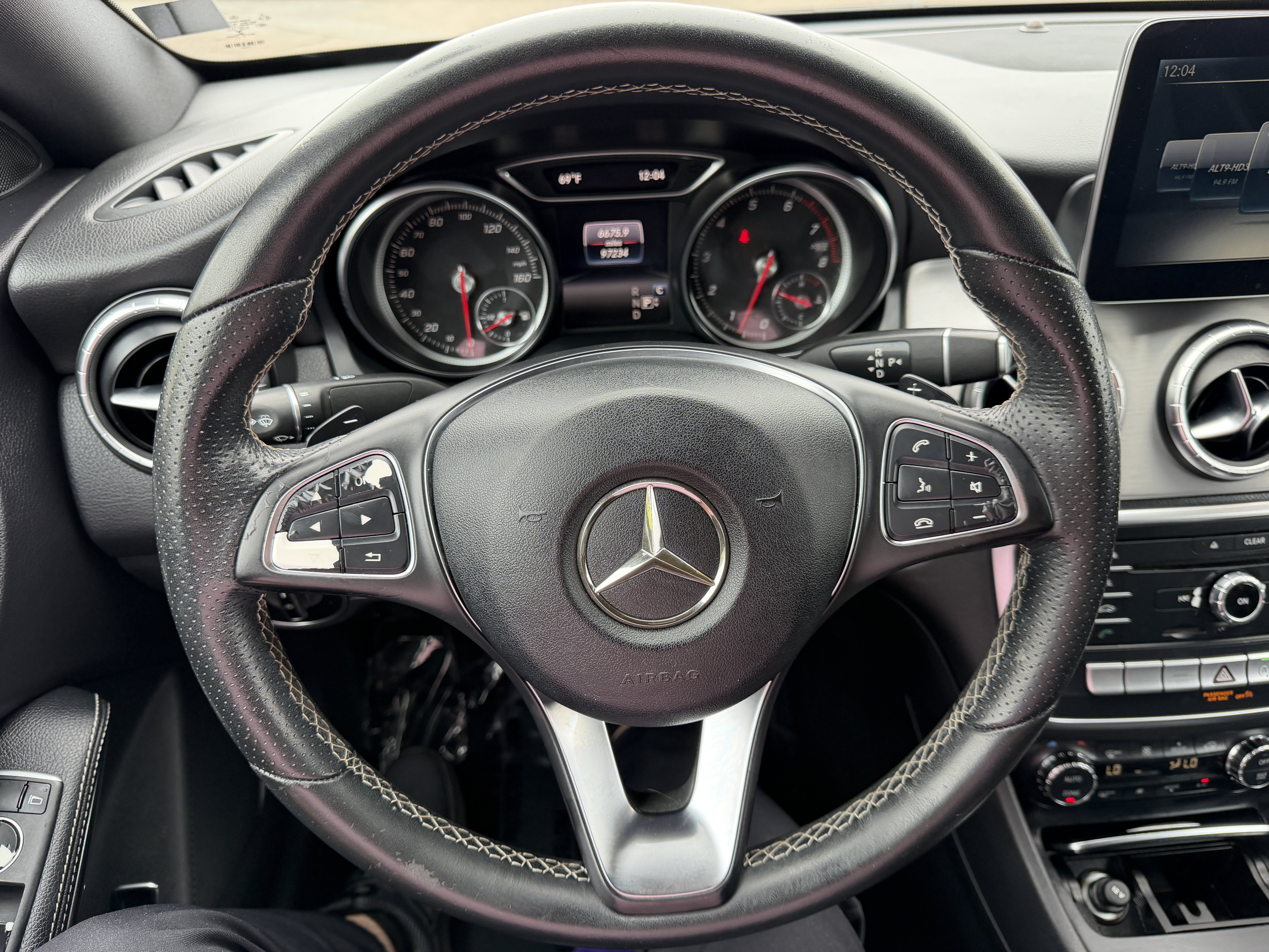 Used 2018 Mercedes-Benz CLA 250 image 27