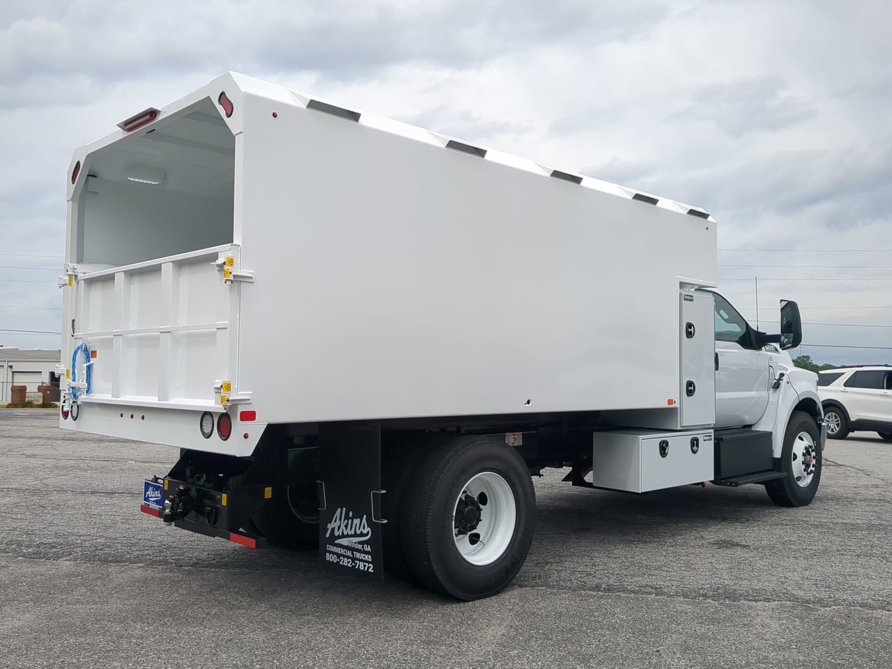 New 2027 Ford F750 2WD Regular Cab Super Duty image 3