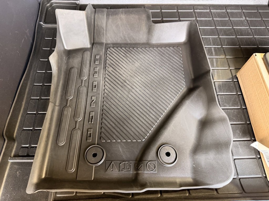 Used 2023 Ford Bronco Outer Banks image 10