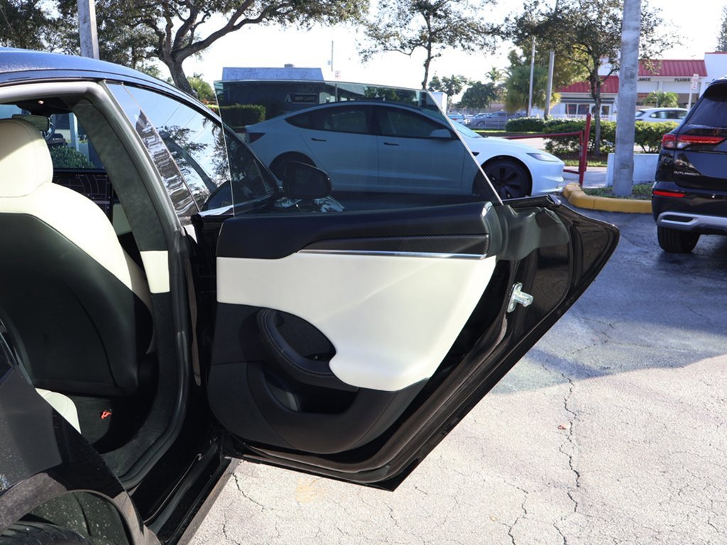 Used 2023 Tesla Model S Plaid image 30