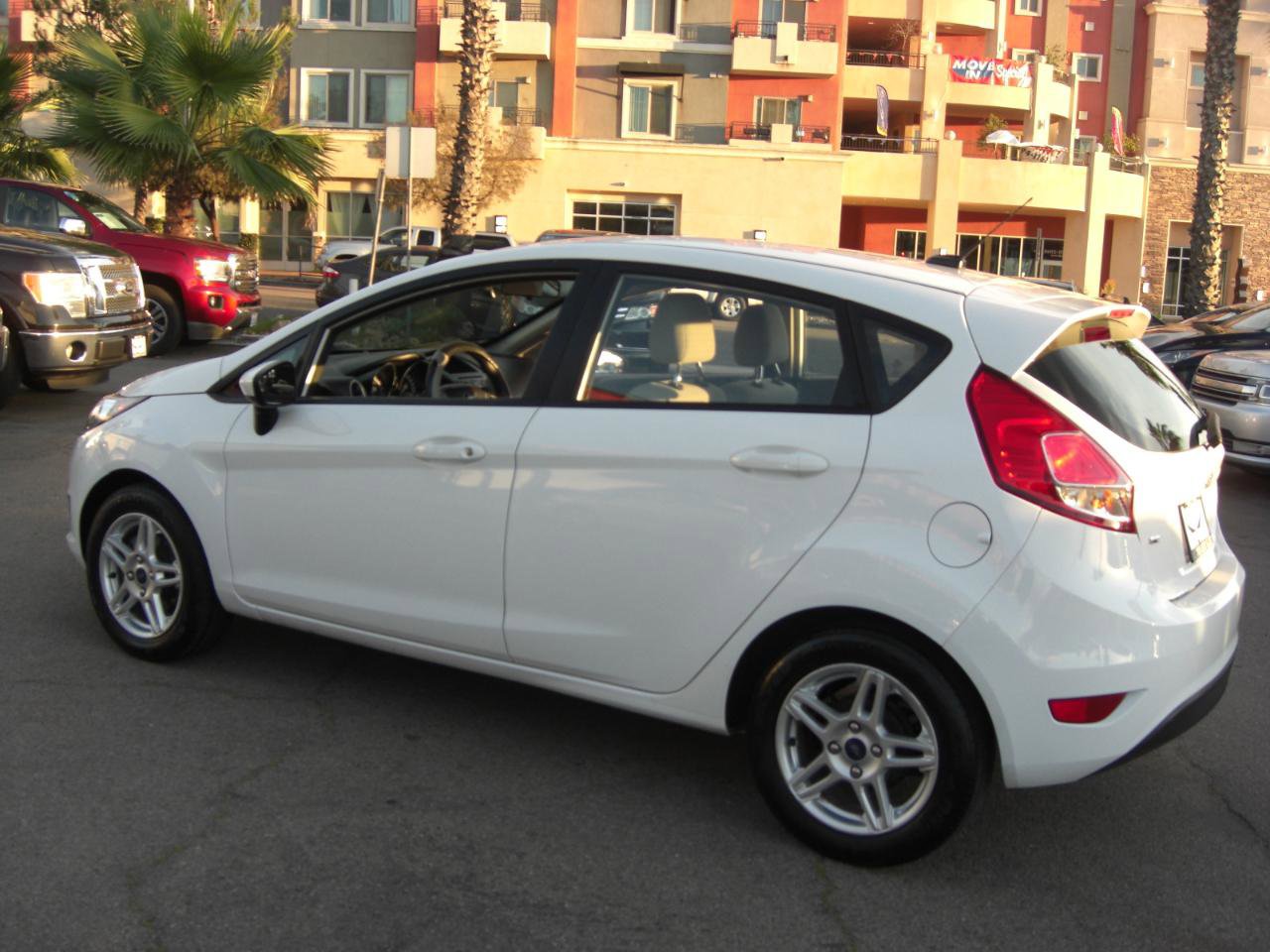 Used 2017 Ford Fiesta SE image 11