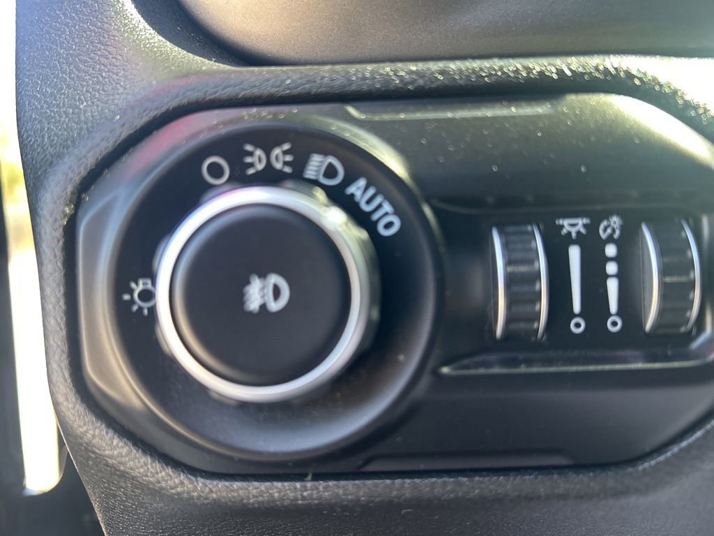 Used 2020 Jeep Wrangler Sport image 18