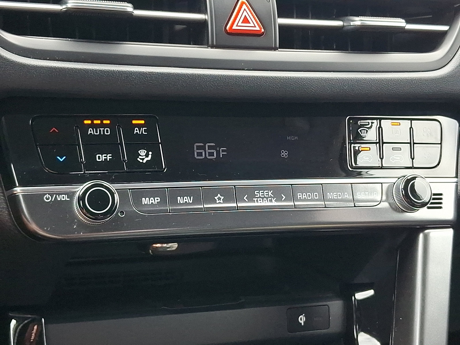 Used 2024 Kia Seltos SX AWD/4WD image 16