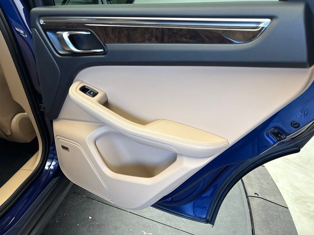 Certified 2026 Porsche Macan AWD/4WD image 26